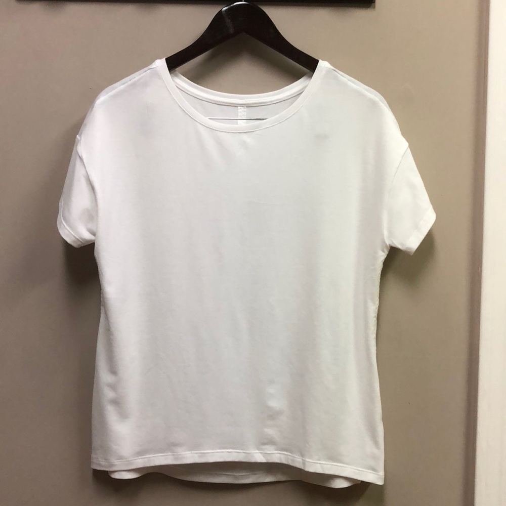 Athleta White Short Sleeved Top. Size Small
